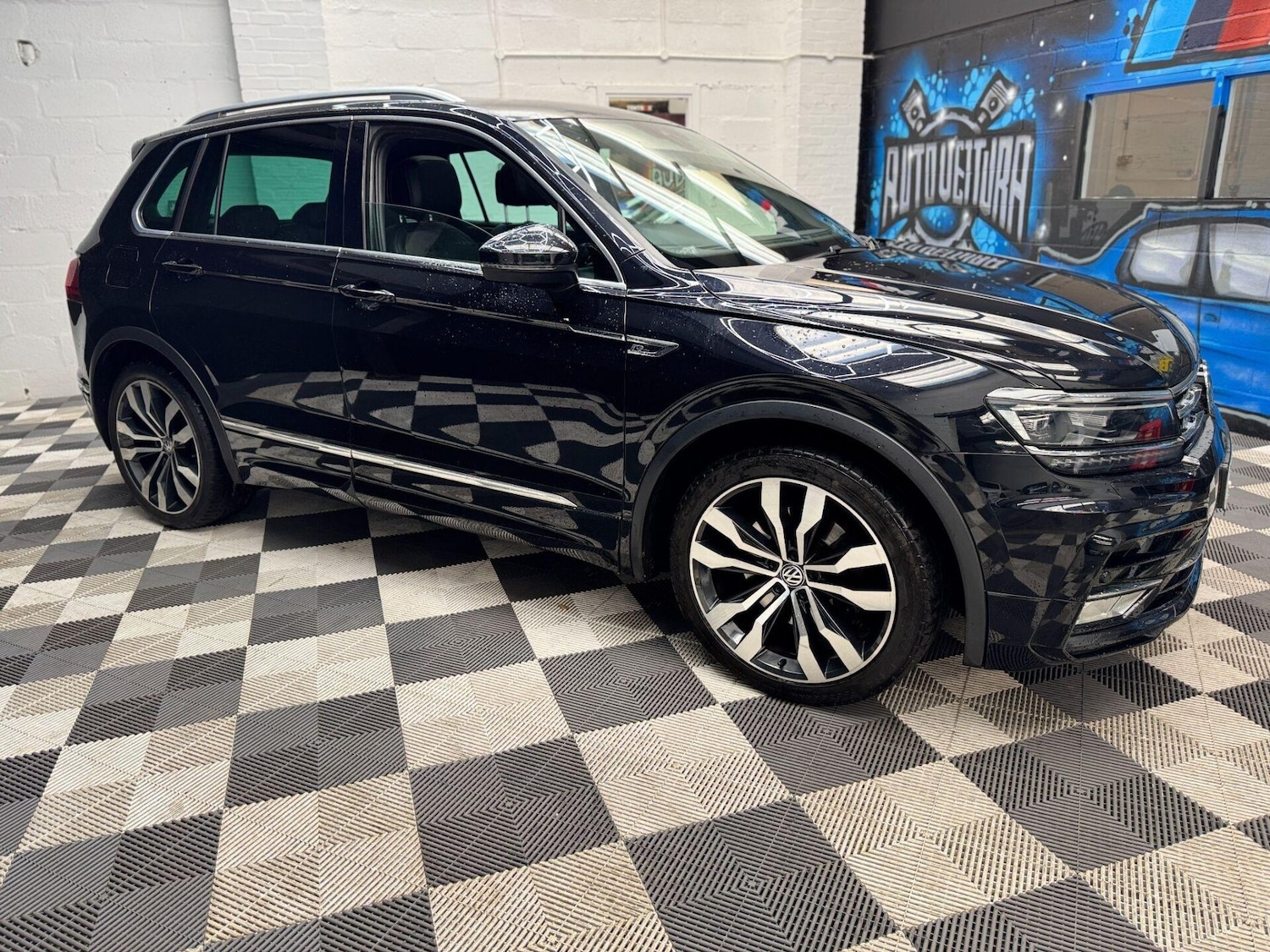 Used Volkswagen Tiguan 2017 for sale - 76508898: Photo 10
