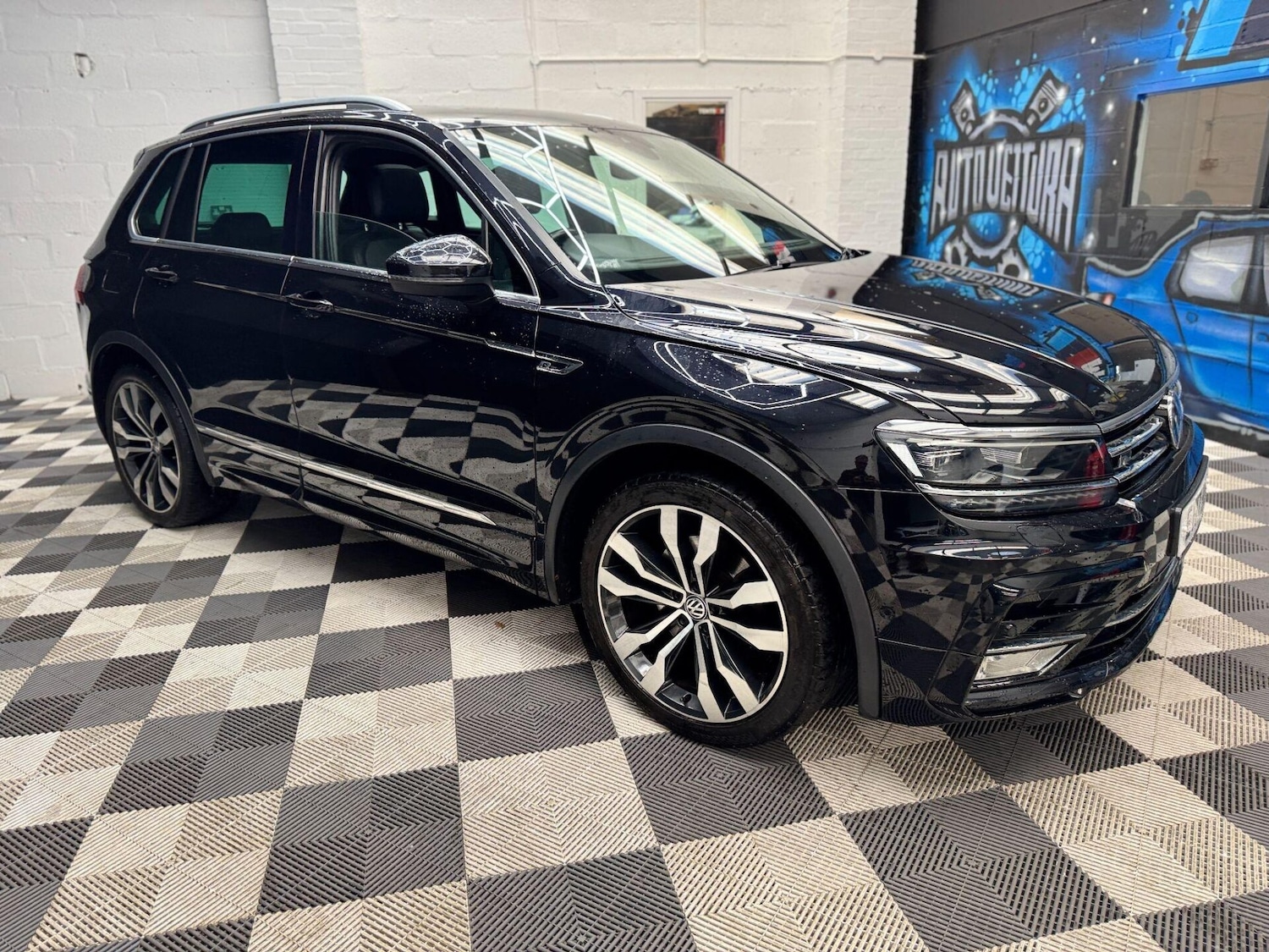 Used Volkswagen Tiguan 2017 for sale - 76508898: Photo 12