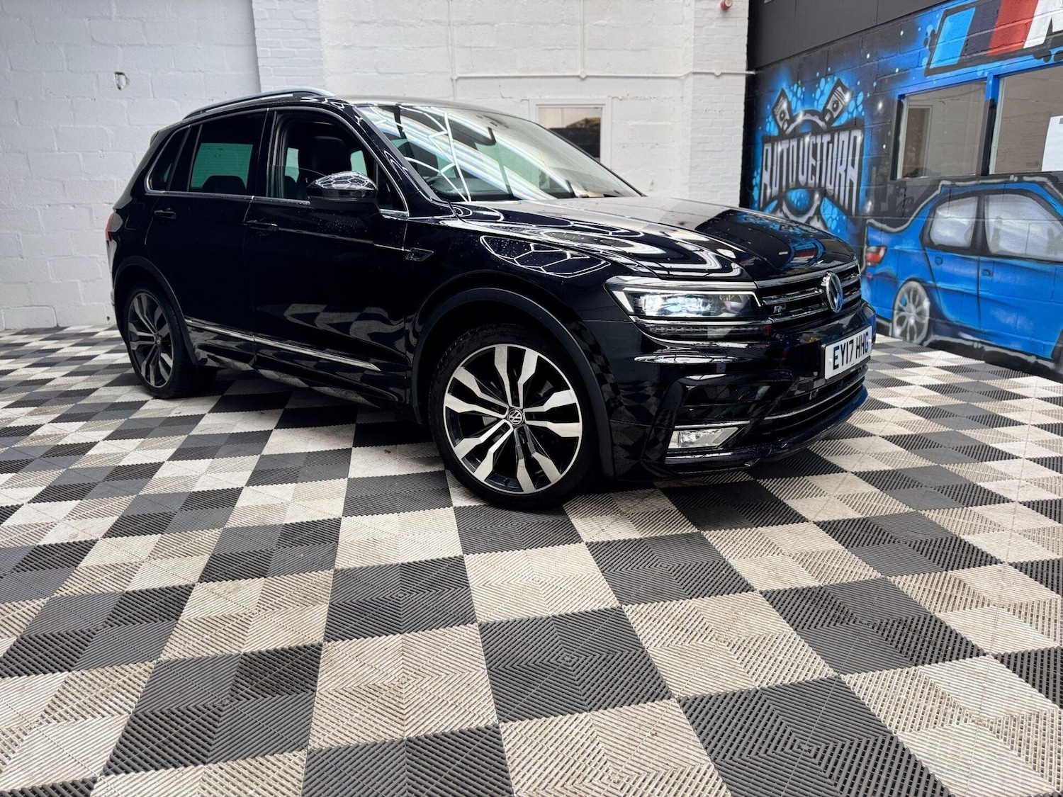 Used Volkswagen Tiguan 2017 for sale - 76508898: Photo 14