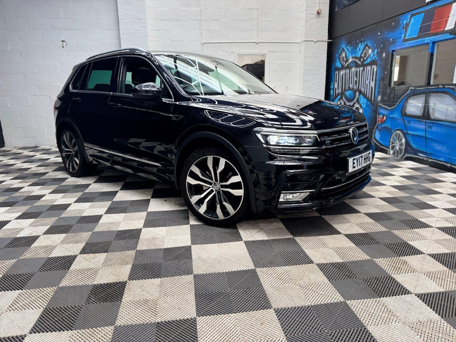 Used Volkswagen Tiguan 2017 for sale - 76508898: Photo 15