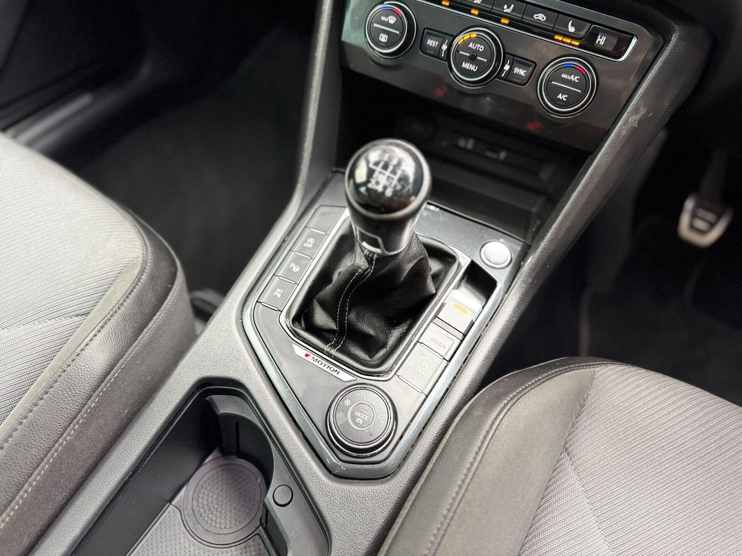 Used Volkswagen Tiguan 2017 for sale - 76508898: Photo 36