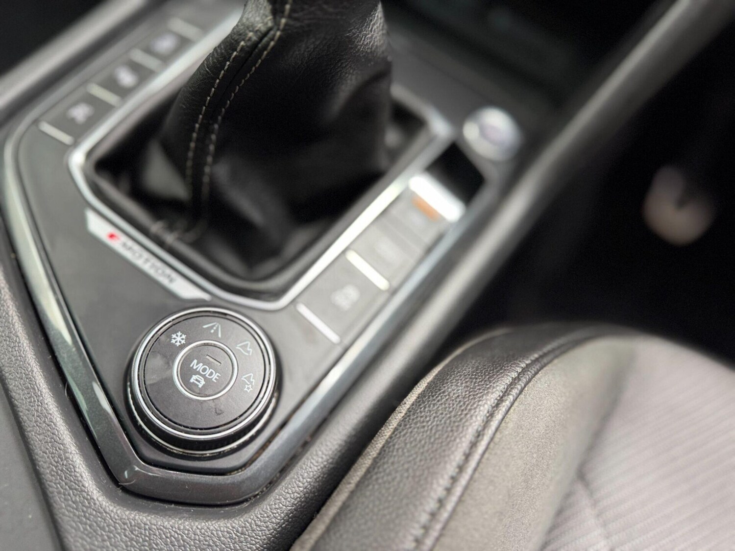 Used Volkswagen Tiguan 2017 for sale - 76508898: Photo 38