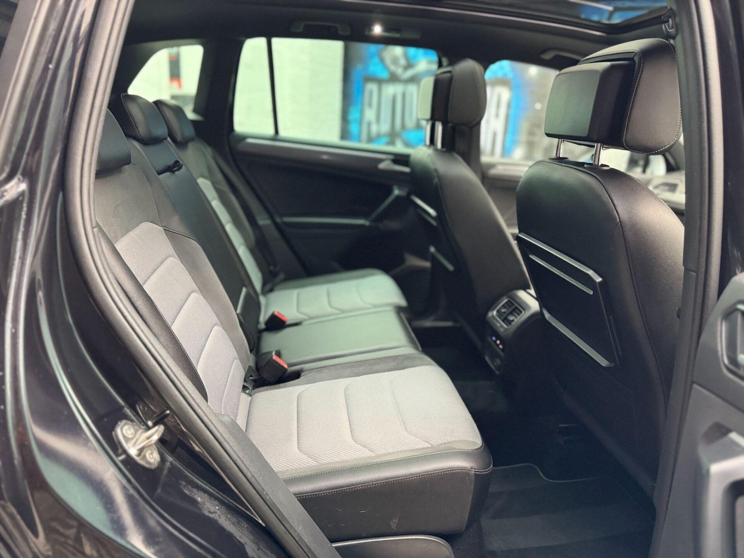 Used Volkswagen Tiguan 2017 for sale - 76508898: Photo 41