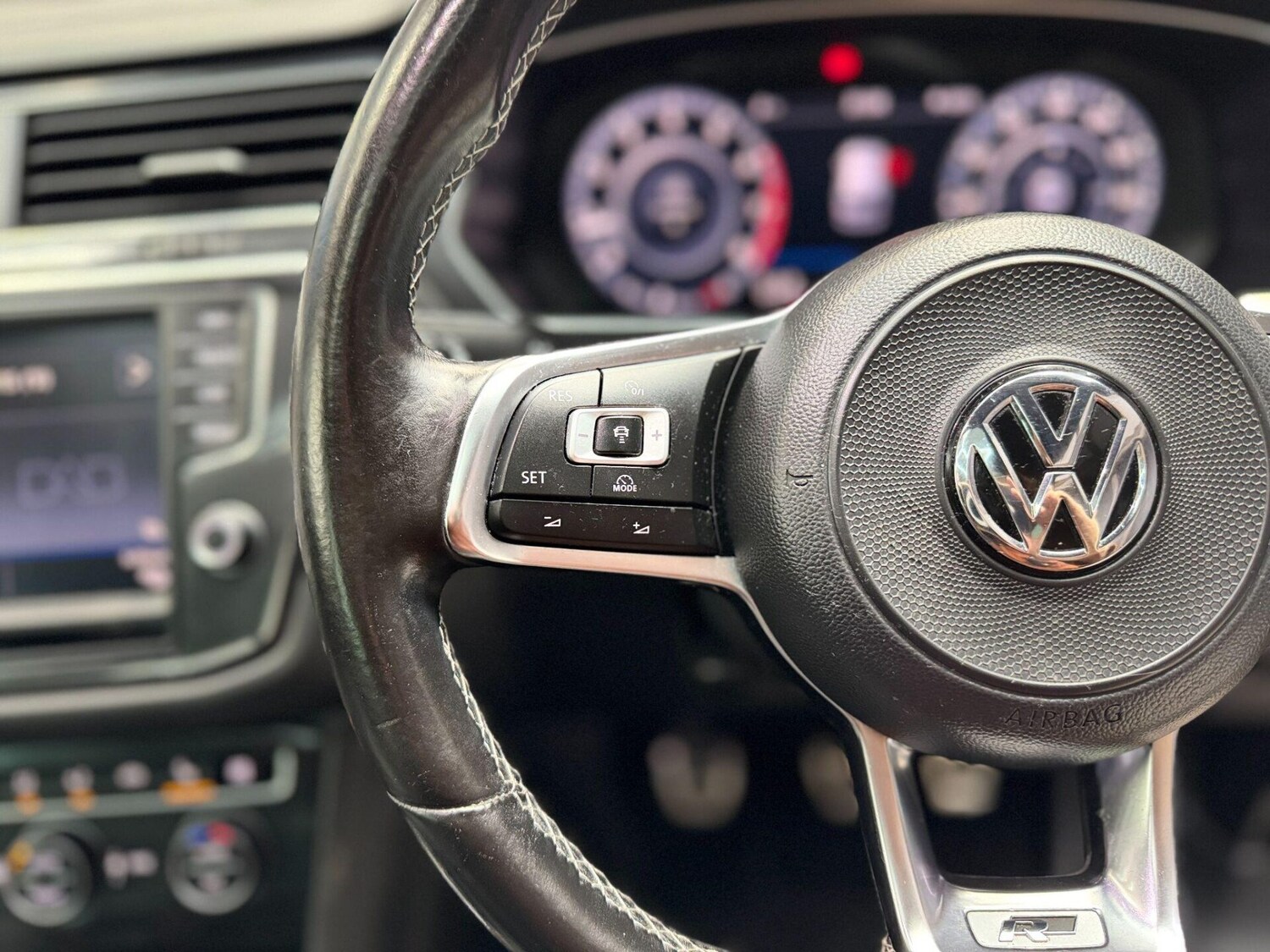 Used Volkswagen Tiguan 2017 for sale - 76508898: Photo 56