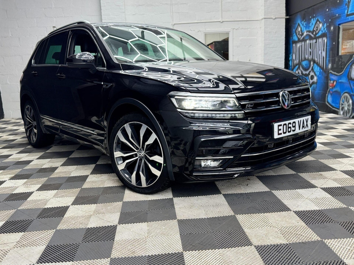 Used Volkswagen Tiguan 2019 for sale - 76589111: Photo 2