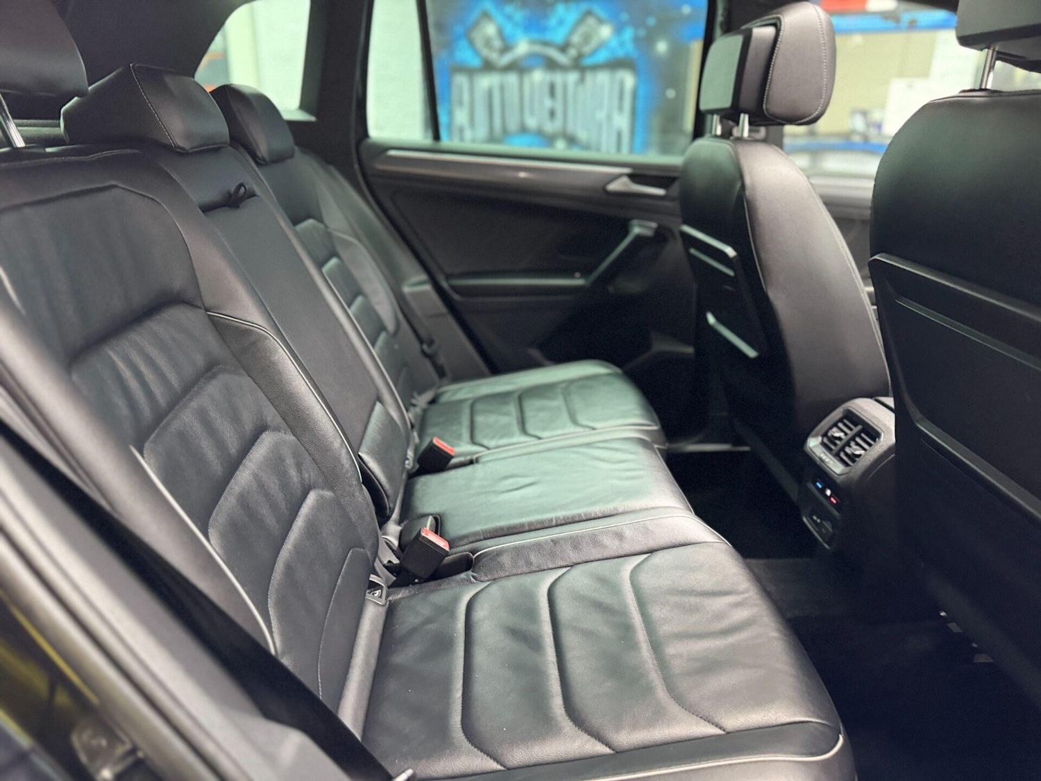 Used Volkswagen Tiguan 2019 for sale - 76589111: Photo 50