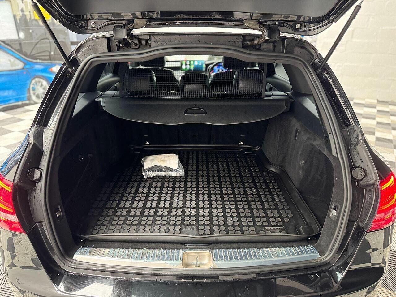 Used Mercedes-Benz C Class 2015 for sale - 76603817: Photo 40