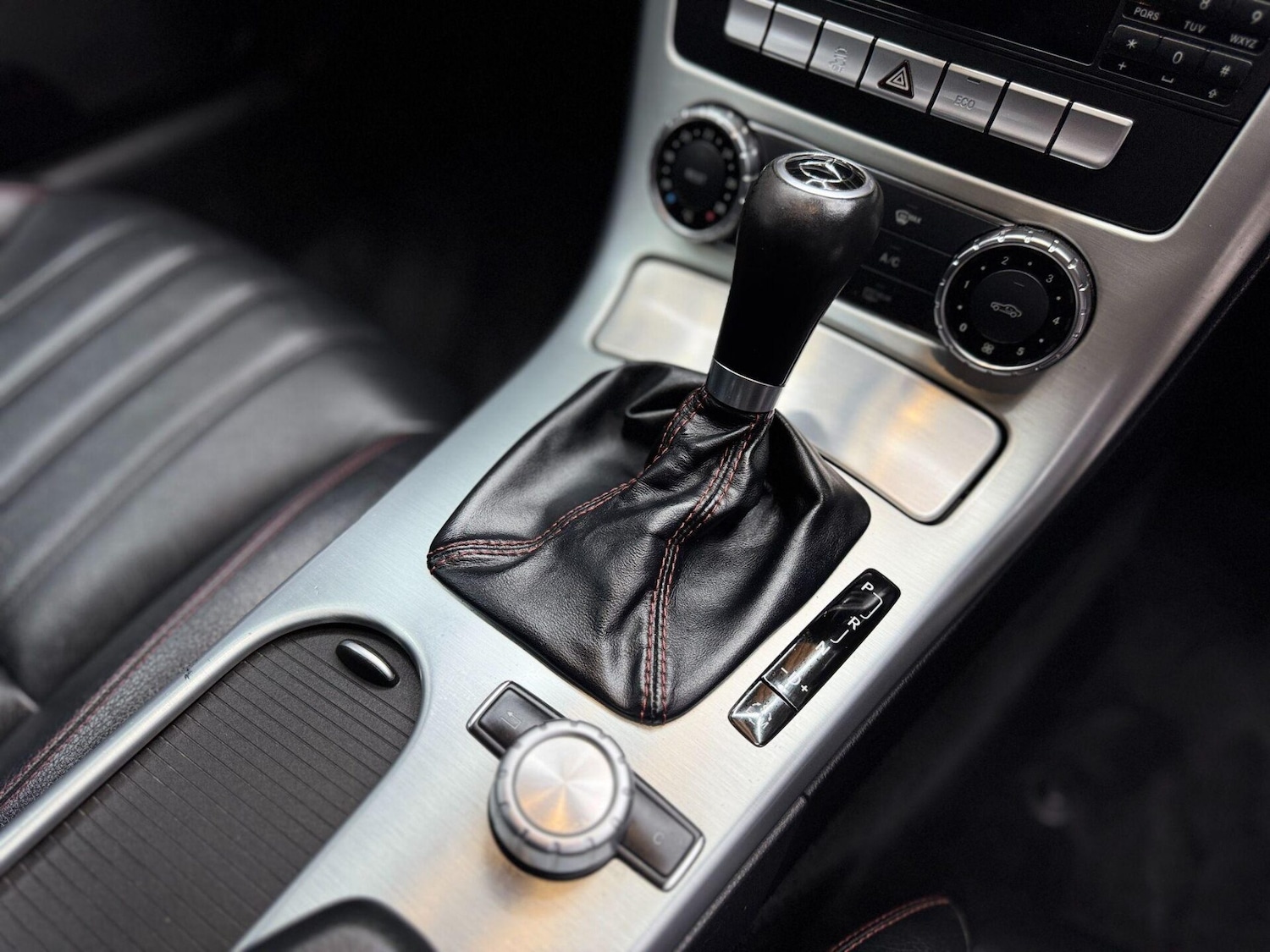 Used Mercedes-Benz SLK 2012 for sale - 75906551: Photo 15