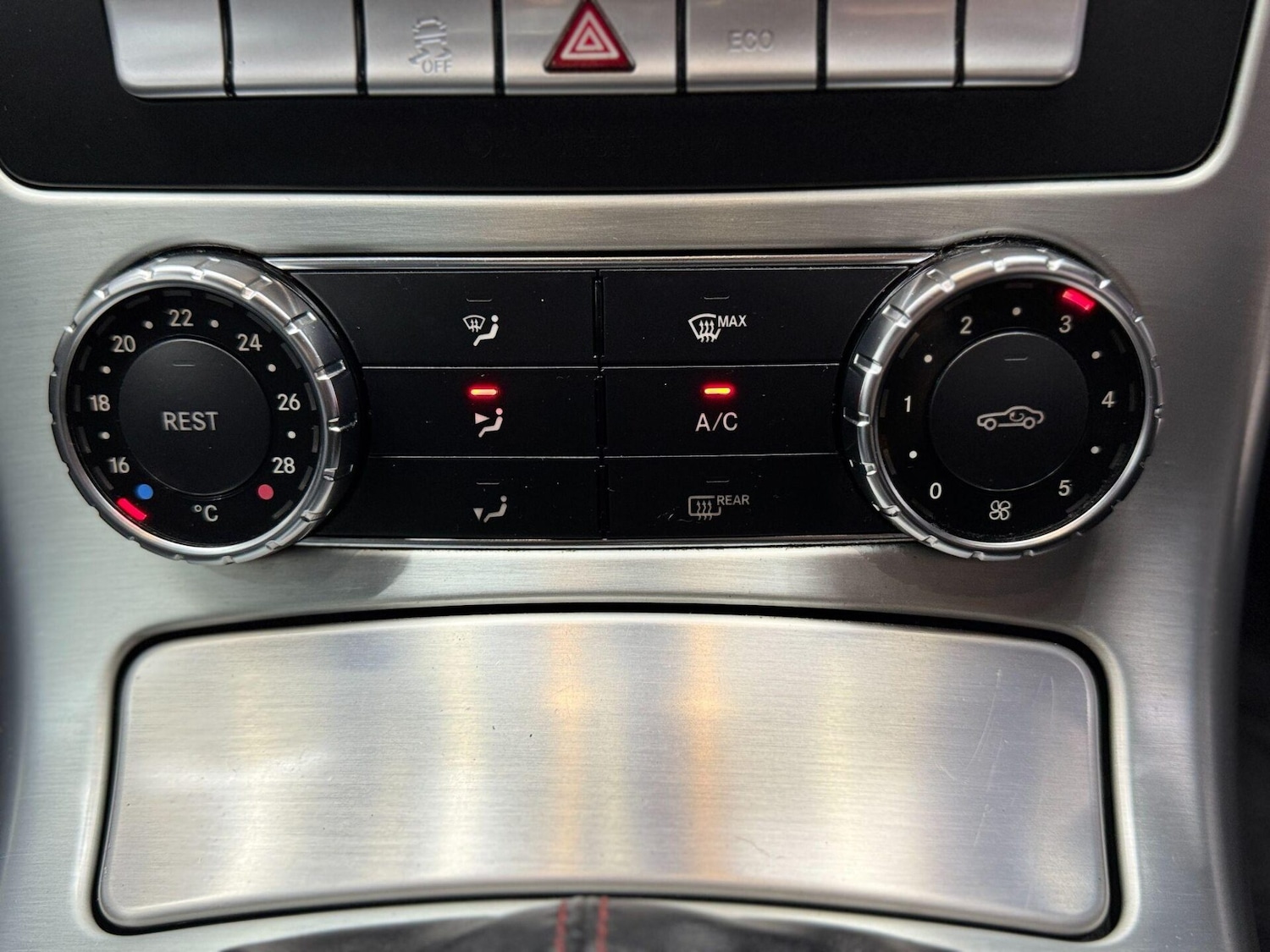 Used Mercedes-Benz SLK 2012 for sale - 75906551: Photo 18