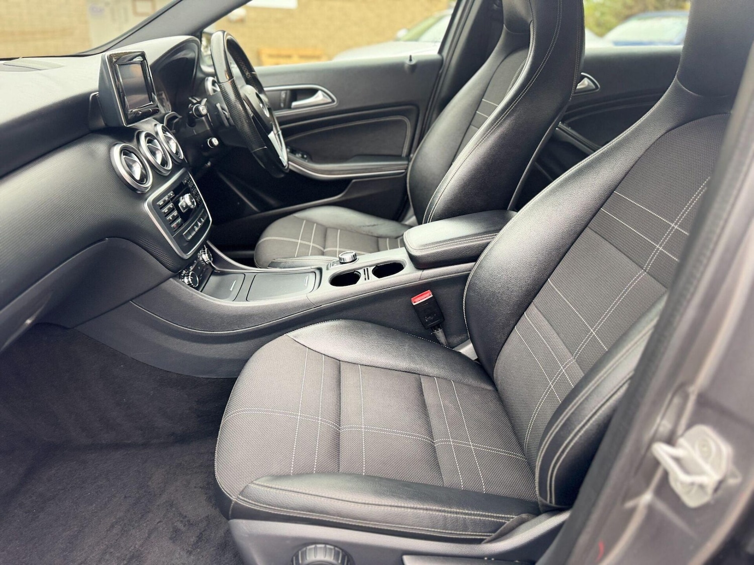 Used Mercedes-Benz A-Class 2015 for sale - 76280677: Photo 30