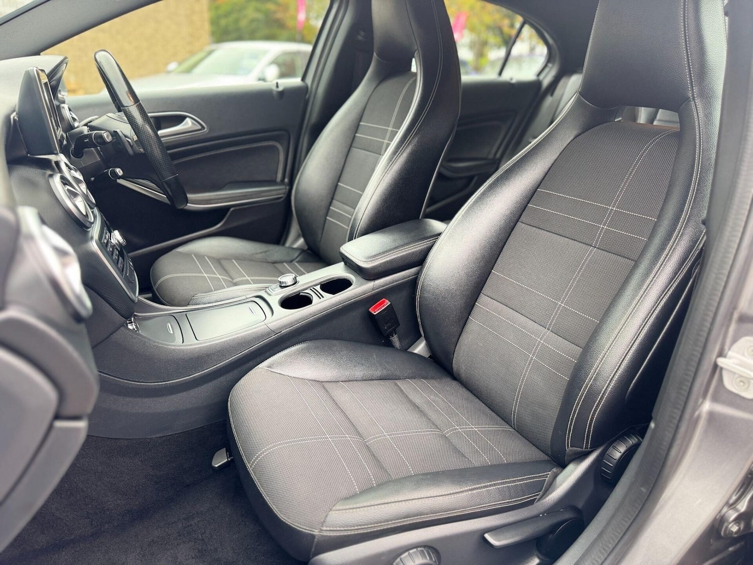 Used Mercedes-Benz A-Class 2015 for sale - 76280677: Photo 31