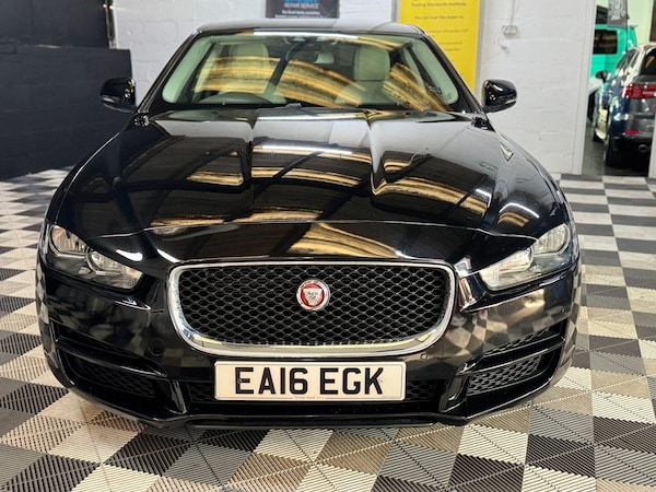 Used Jaguar XE 2016 for sale - 76224504: Photo 2