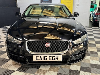 Used Jaguar XE 2016 for sale - 76224504: Photo 2