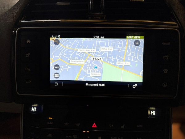 Used Jaguar XE 2016 for sale - 76224504: Photo 31