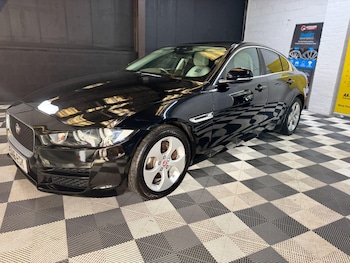 Used Jaguar XE 2016 for sale - 76224504: Photo 3