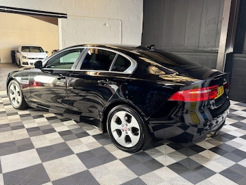 Used Jaguar XE 2016 for sale - 76224504: Photo 4