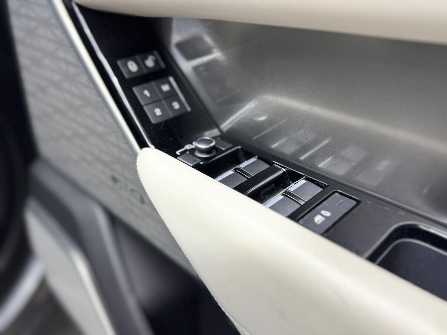 Used Land Rover Range Rover Velar 2019 for sale - 76589108: Photo 34