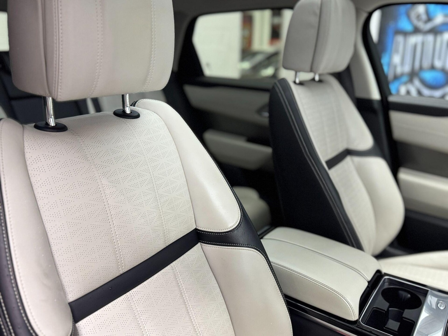 Used Land Rover Range Rover Velar 2019 for sale - 76589108: Photo 38