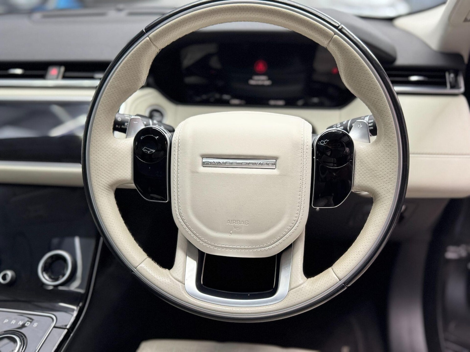 Used Land Rover Range Rover Velar 2019 for sale - 76589108: Photo 40