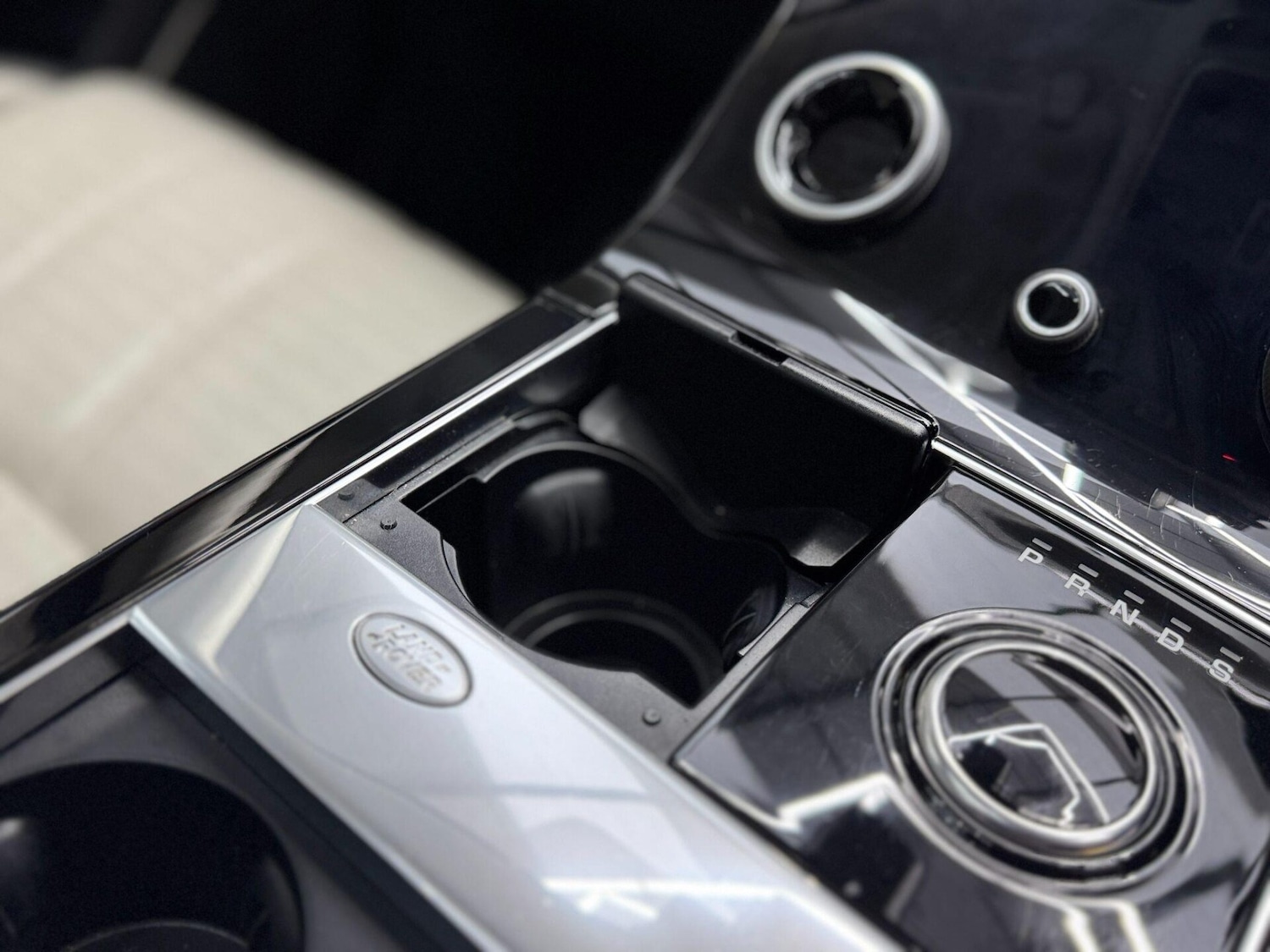 Used Land Rover Range Rover Velar 2019 for sale - 76589108: Photo 44