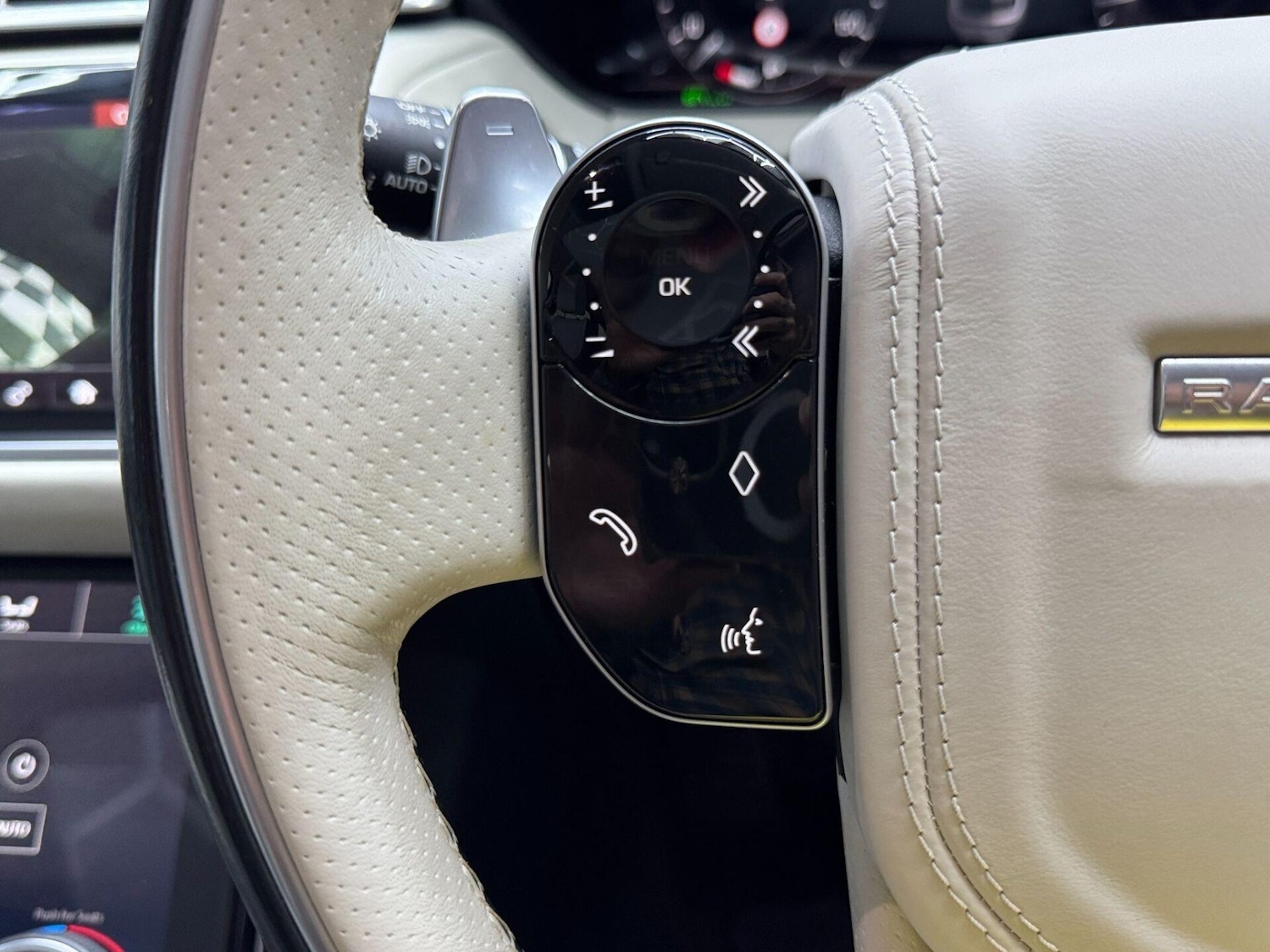 Used Land Rover Range Rover Velar 2019 for sale - 76589108: Photo 53