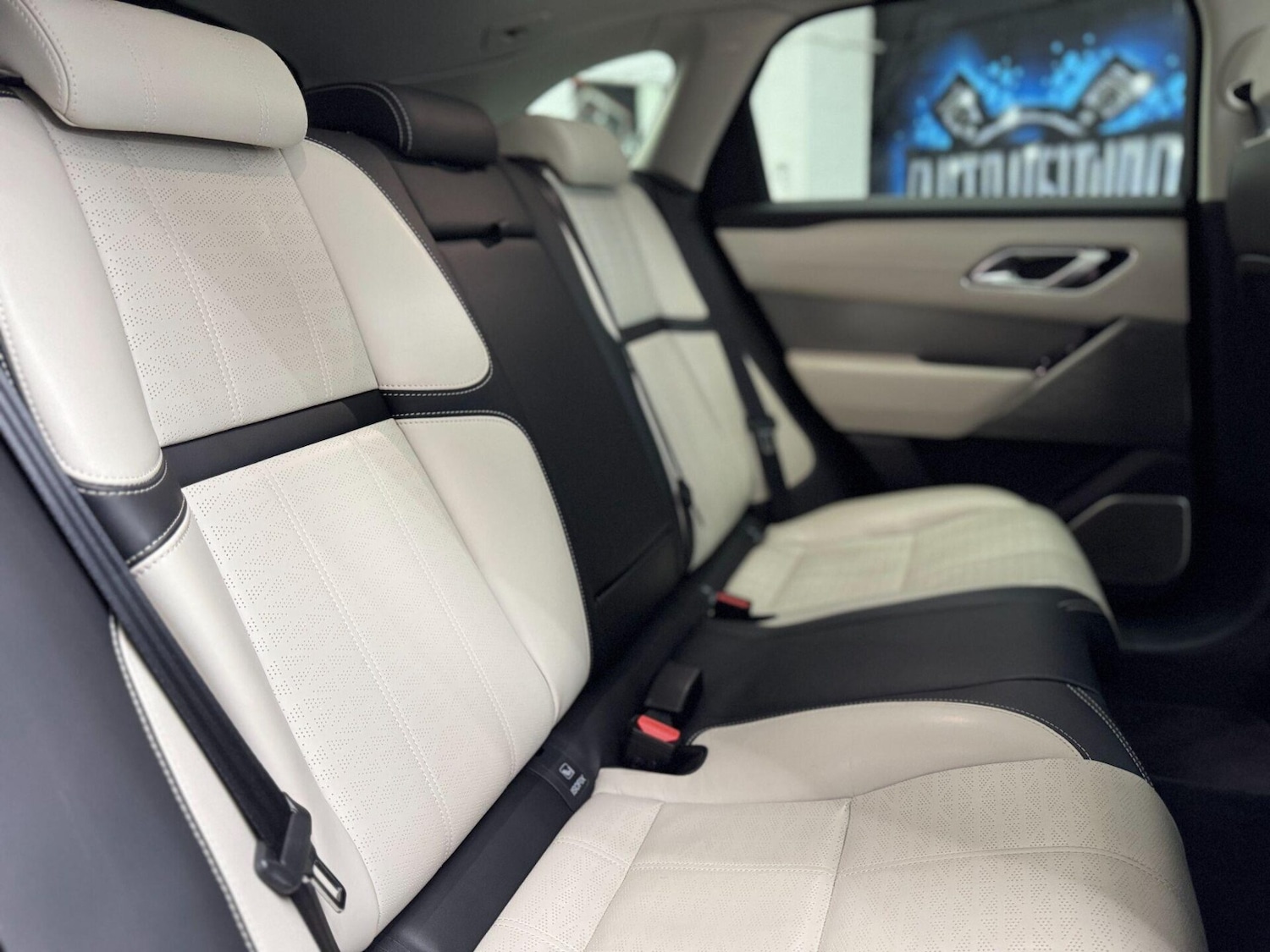 Used Land Rover Range Rover Velar 2019 for sale - 76589108: Photo 63