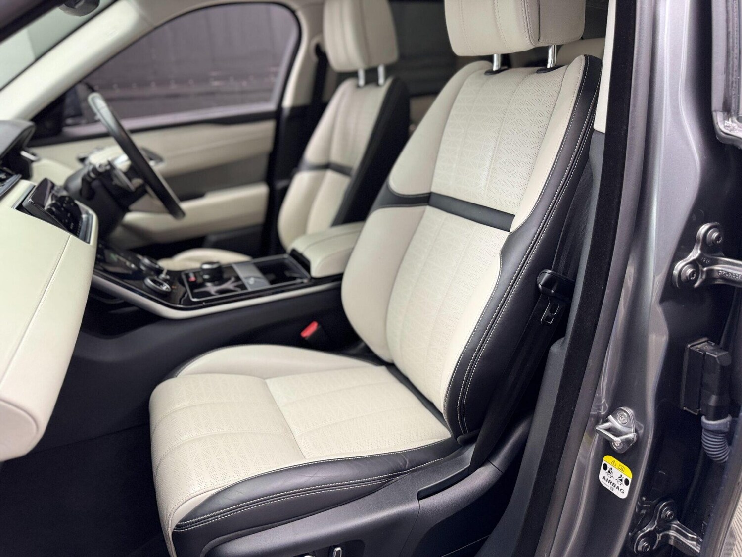 Used Land Rover Range Rover Velar 2019 for sale - 76589108: Photo 67