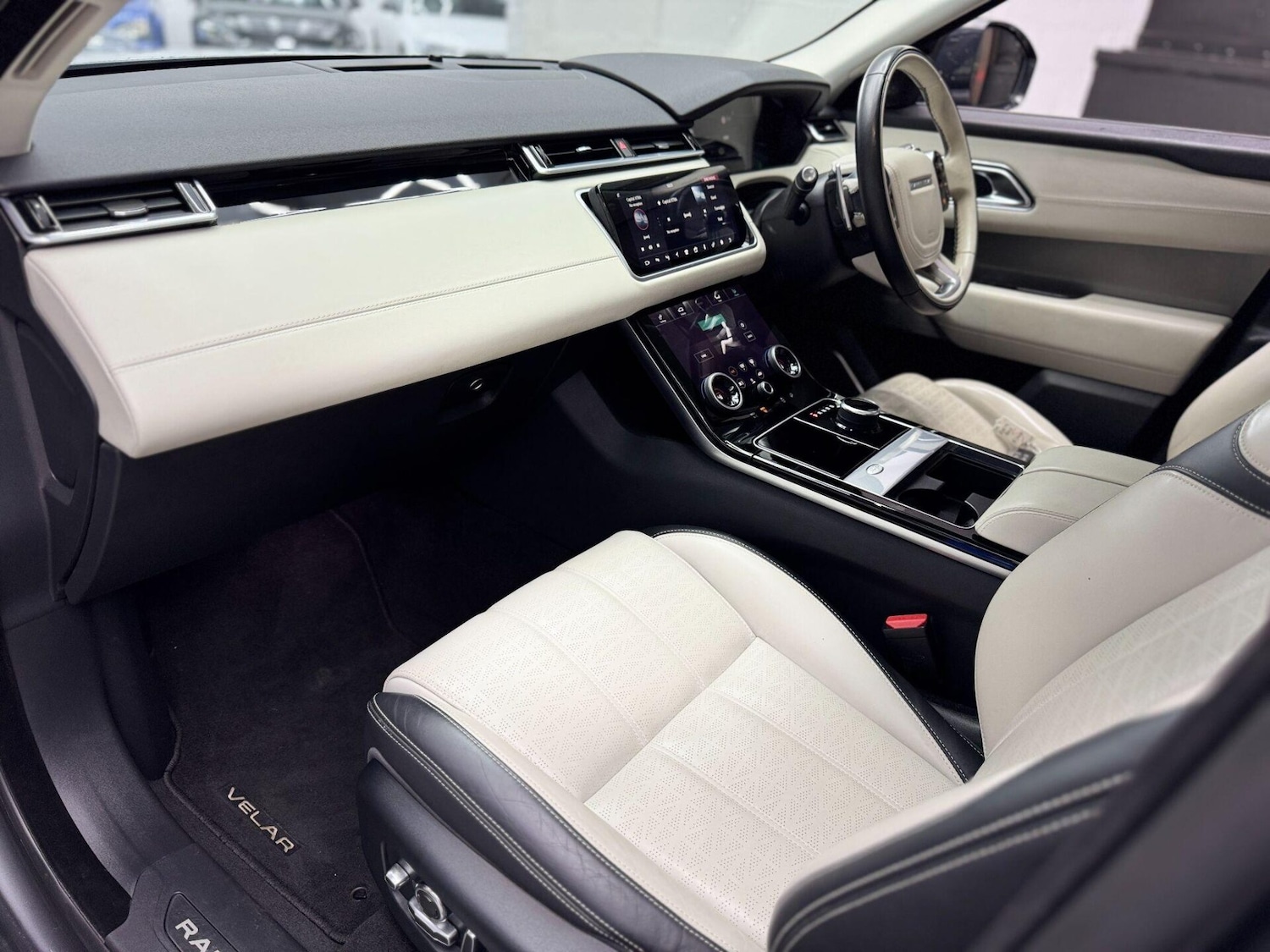 Used Land Rover Range Rover Velar 2019 for sale - 76589108: Photo 68