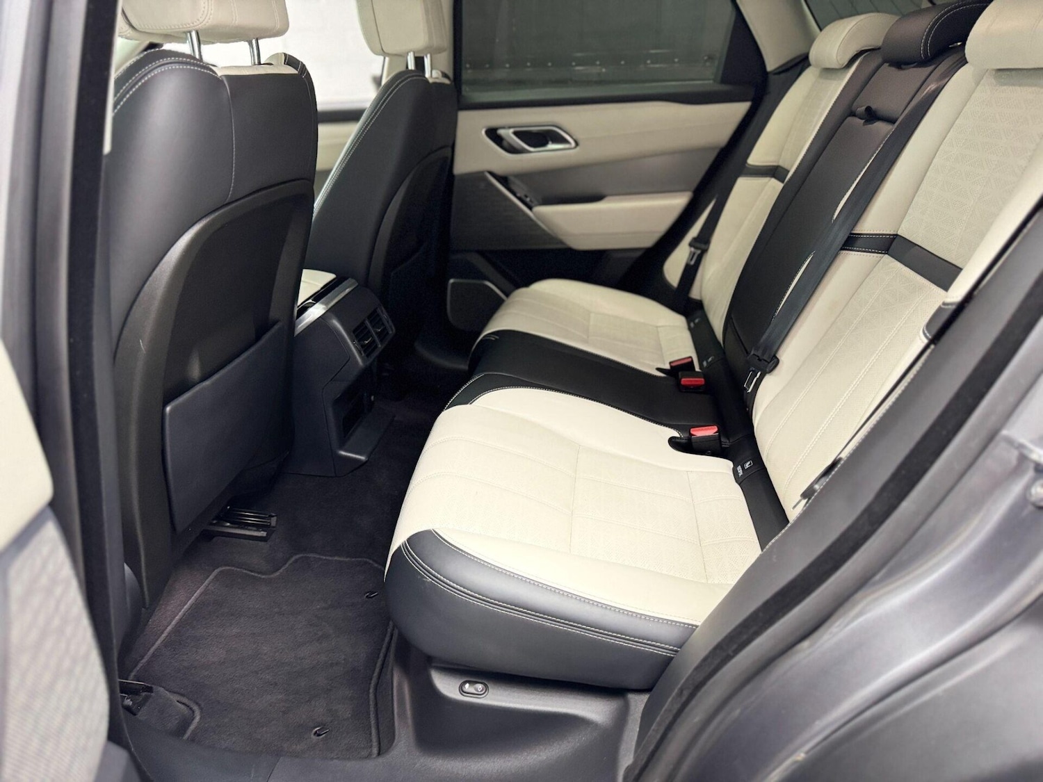 Used Land Rover Range Rover Velar 2019 for sale - 76589108: Photo 69