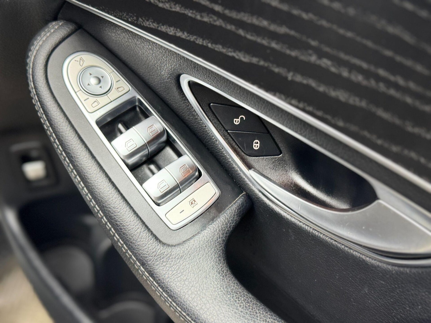 Used Mercedes-Benz GLC 2016 for sale - 76589102: Photo 33