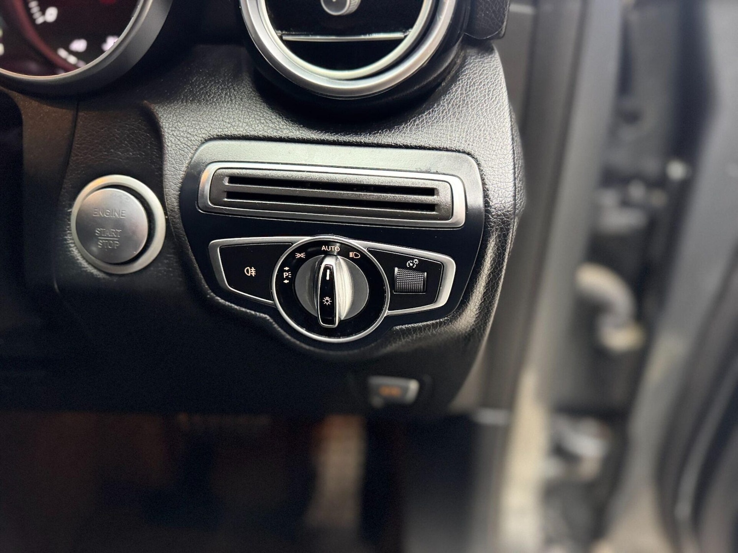 Used Mercedes-Benz GLC 2016 for sale - 76589102: Photo 37