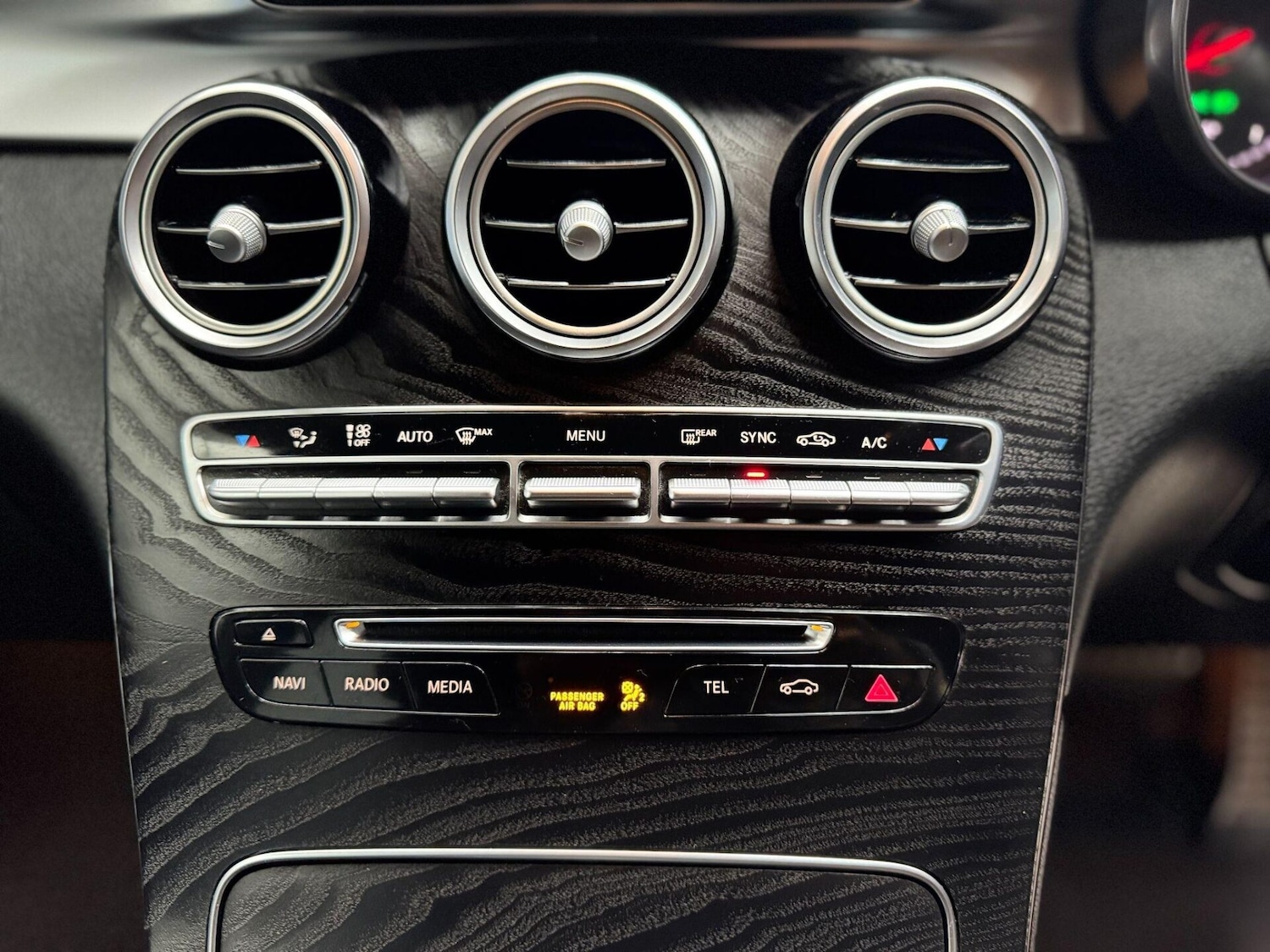 Used Mercedes-Benz GLC 2016 for sale - 76589102: Photo 39