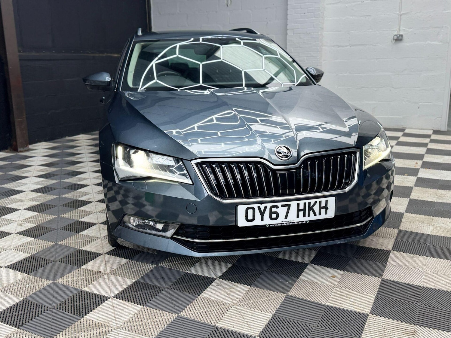 Used Skoda Superb 2017 for sale - 76616988: Photo 2