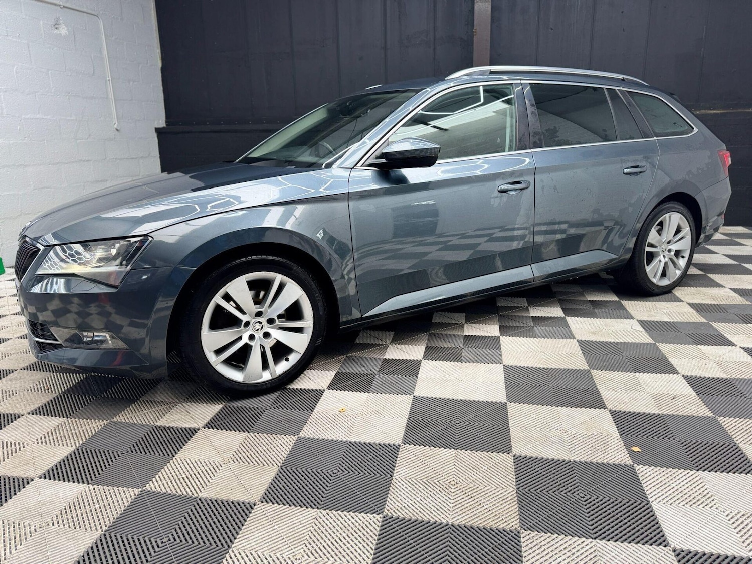 Used Skoda Superb 2017 for sale - 76616988: Photo 37