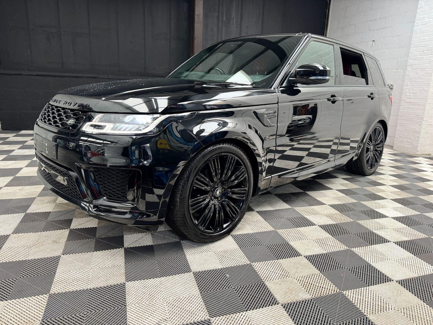 Used Land Rover Range Rover Sport 2018 for sale - 76508901: Photo 3