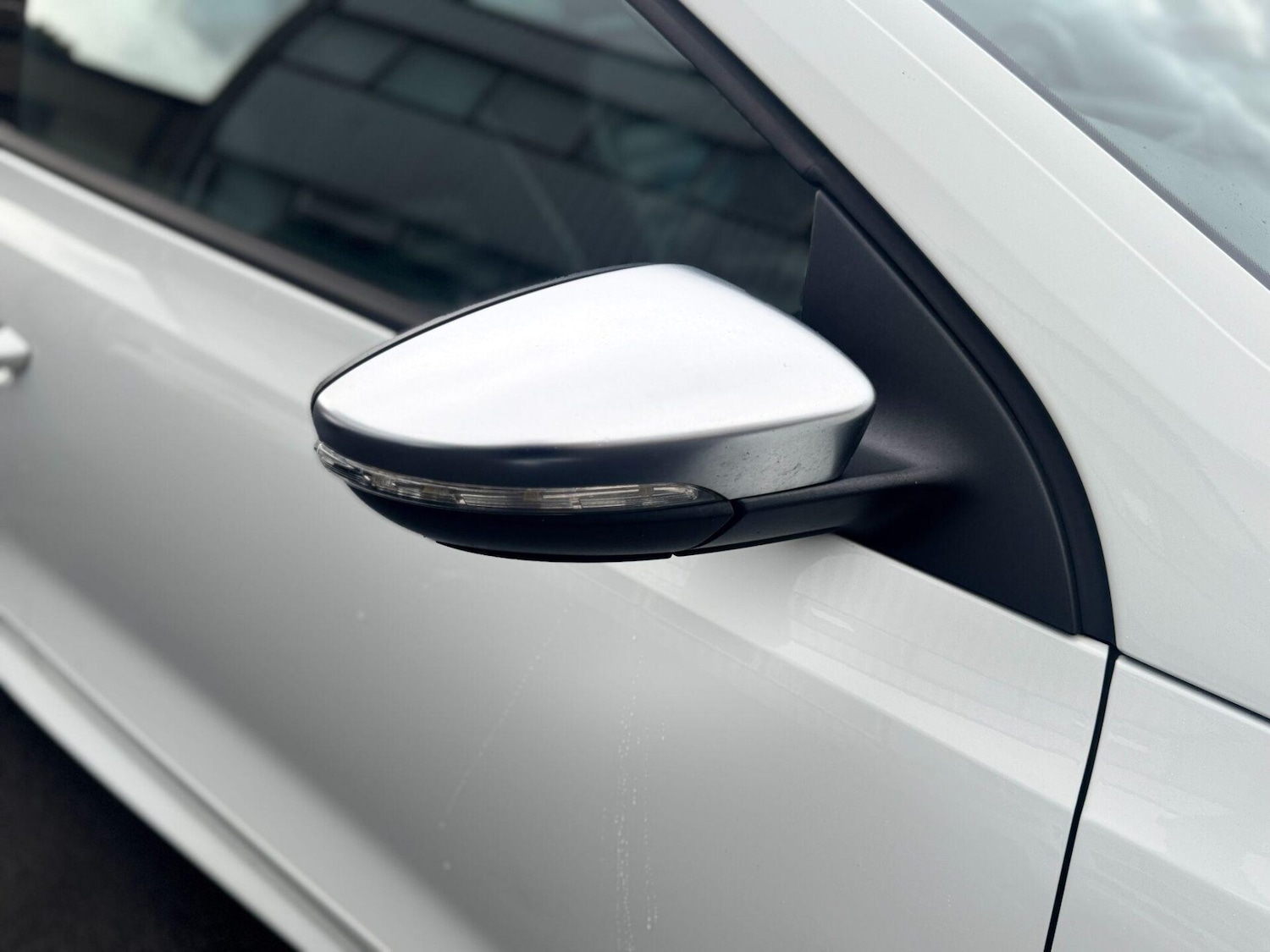 Used Volkswagen Scirocco 2015 for sale - 76334357: Photo 32