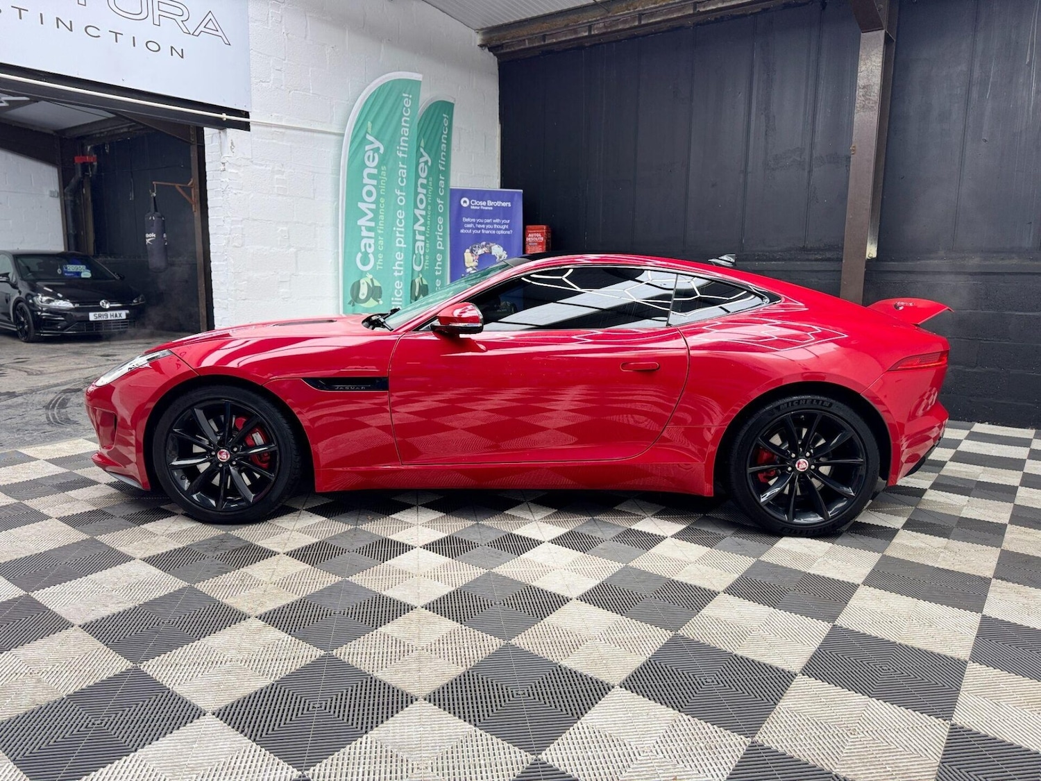 Used Jaguar F-Type 2014 for sale - 77351291: Photo 5