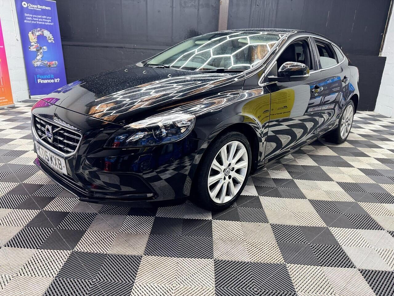 Used Volvo V40 2015 for sale - 76115674: Photo 10