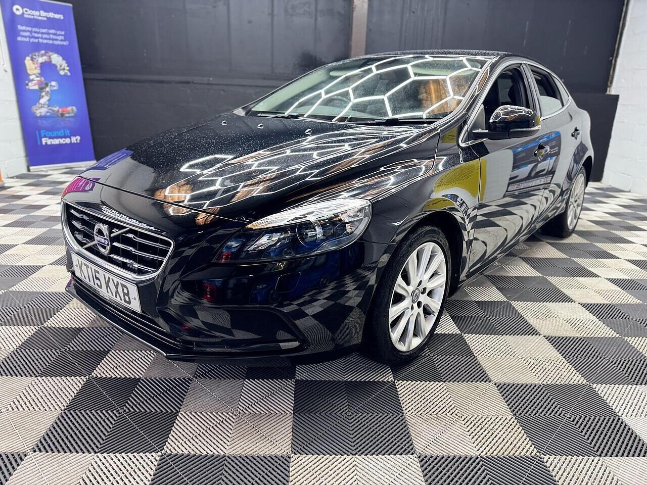 Used Volvo V40 2015 for sale - 76115674: Photo 11
