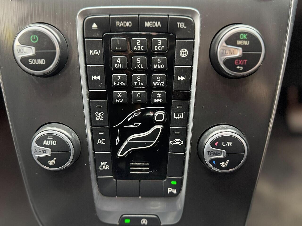 Used Volvo V40 2015 for sale - 76115674: Photo 27