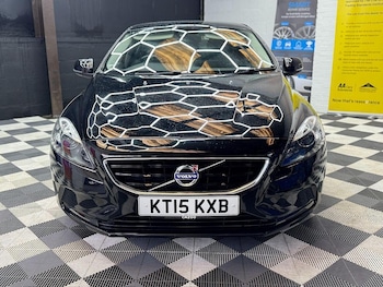 Used Volvo V40 2015 for sale - 76115674: Photo