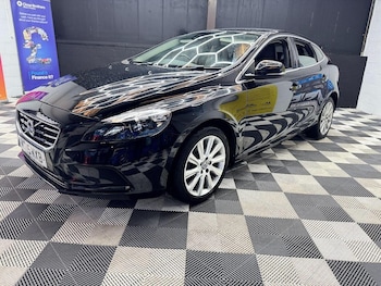 Used Volvo V40 2015 for sale - 76115674: Photo