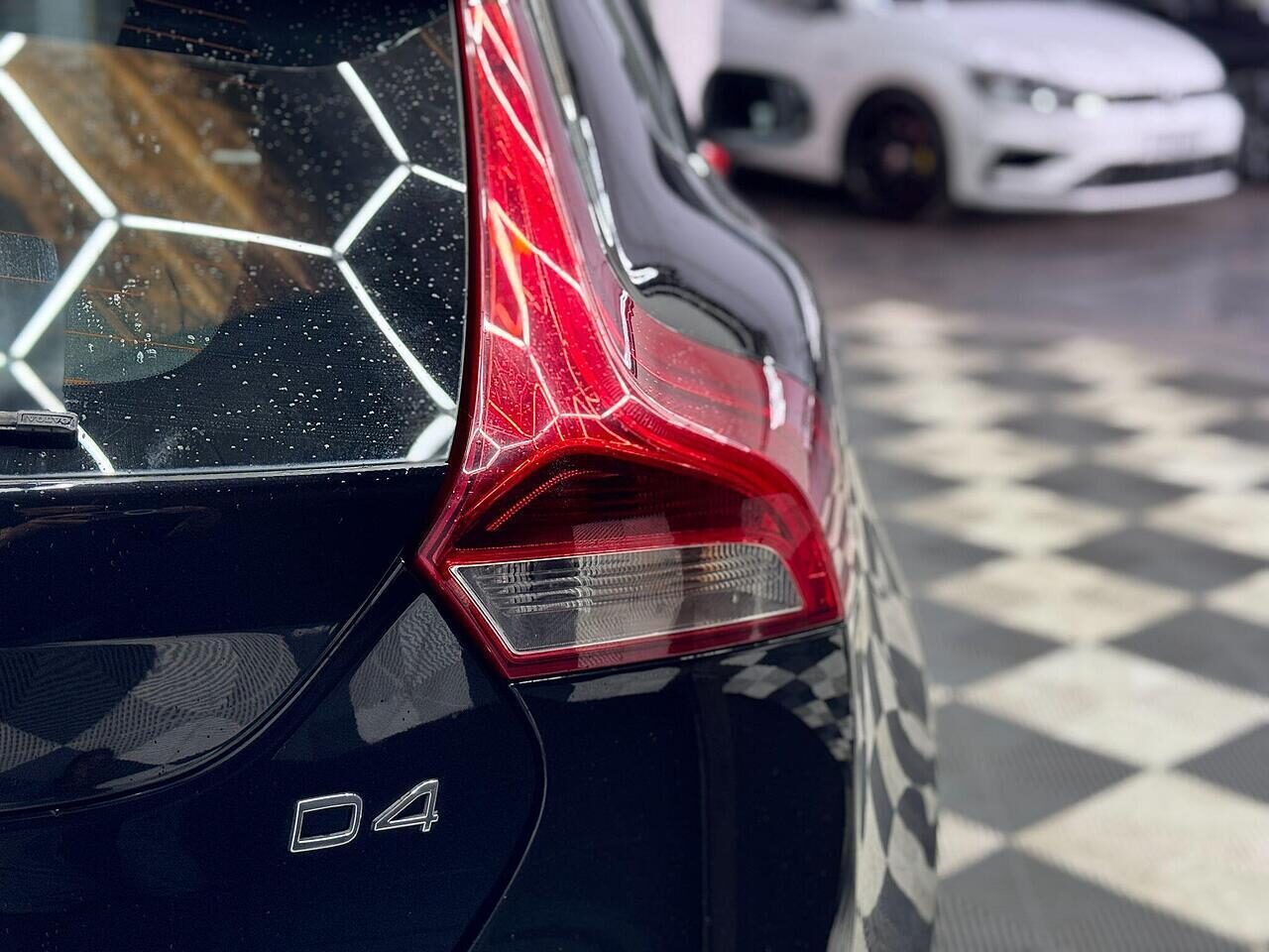 Used Volvo V40 2015 for sale - 76115674: Photo 40