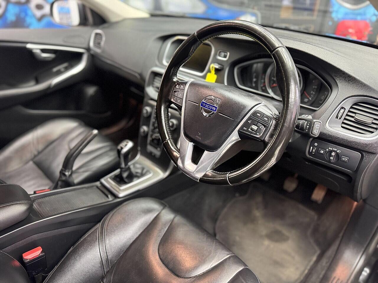 Used Volvo V40 2015 for sale - 76115674: Photo 42