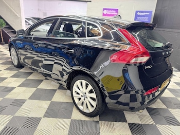 Used Volvo V40 2015 for sale - 76115674: Photo