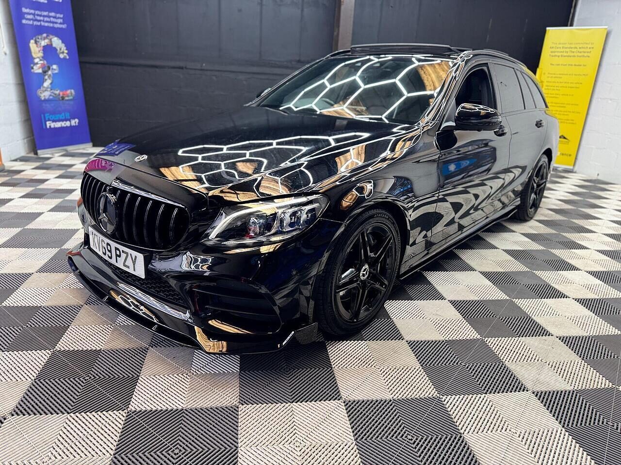 Used Mercedes-Benz C Class 2019 for sale - 76555299: Photo 14