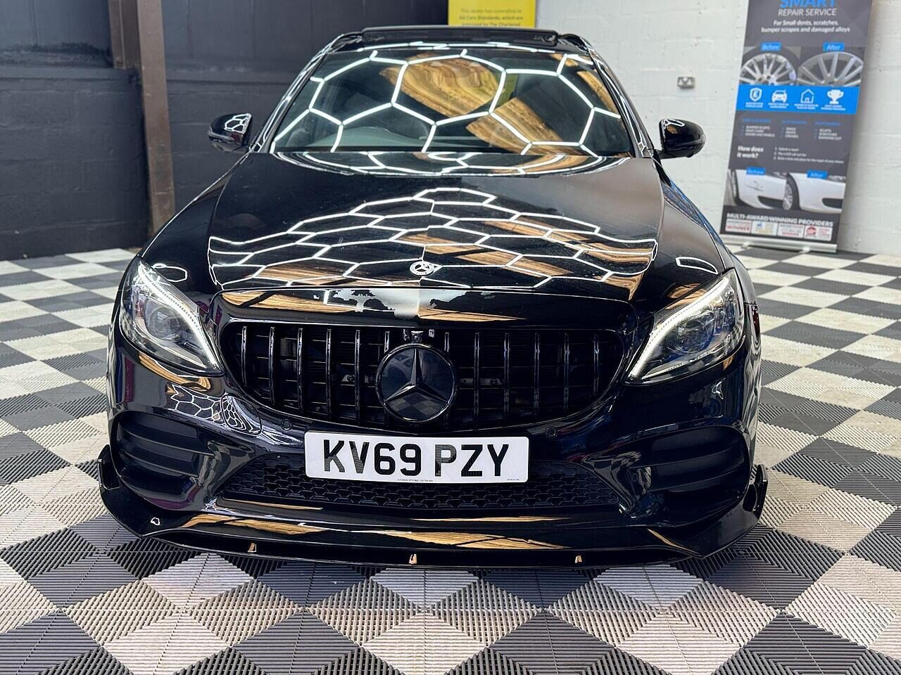 Used Mercedes-Benz C Class 2019 for sale - 76555299: Photo 3