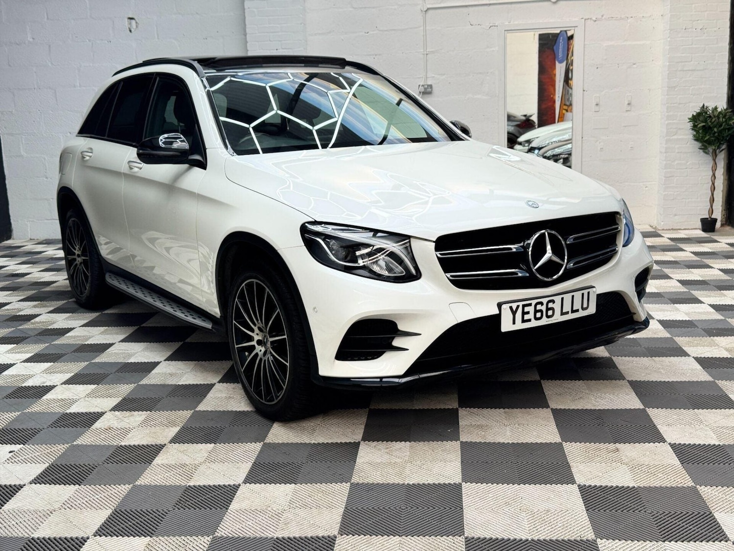 Used Mercedes-Benz GLC 2017 for sale - 77095865: Photo 3