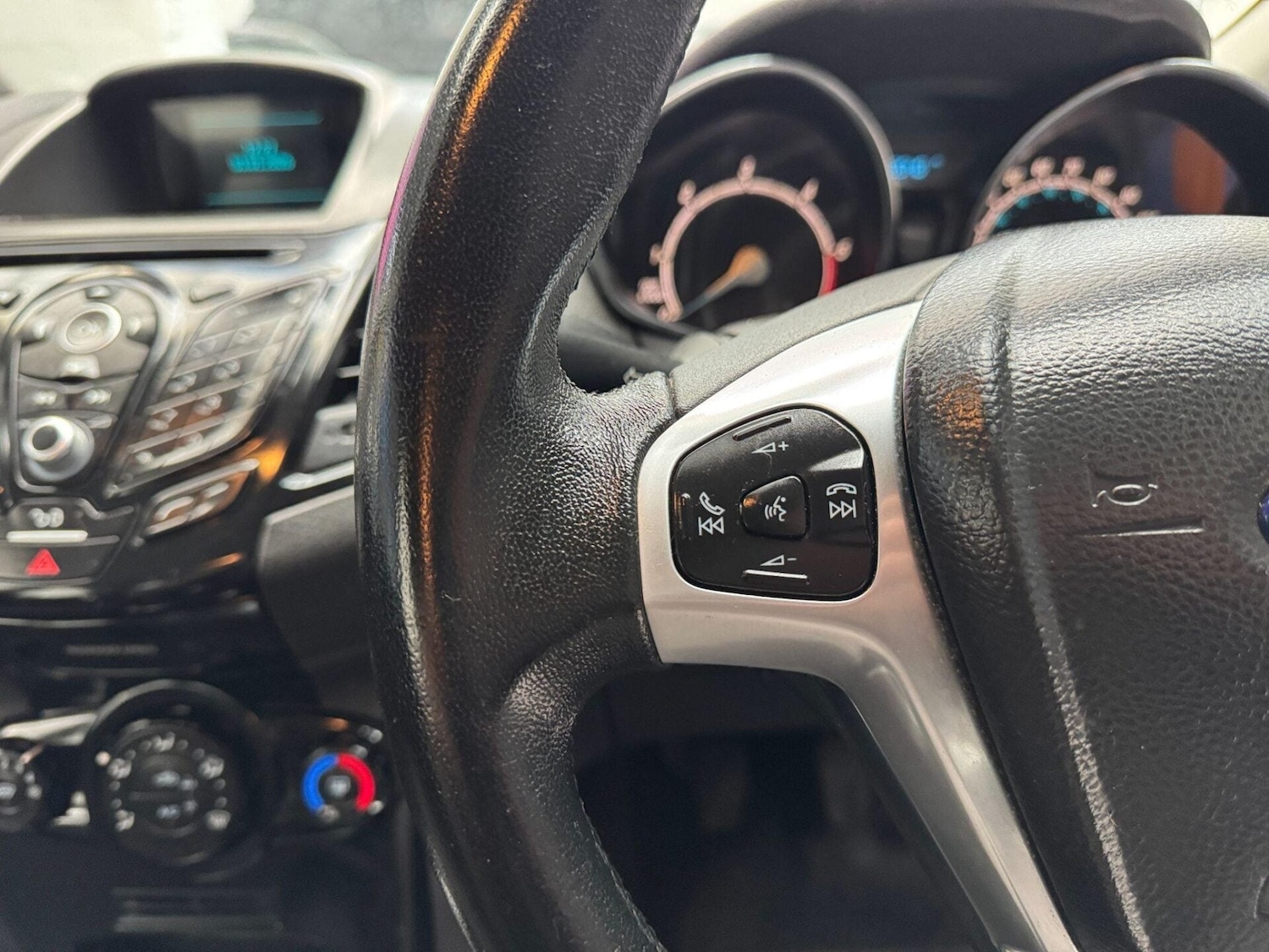 Used Ford Fiesta 2015 for sale - 77103431: Photo 41