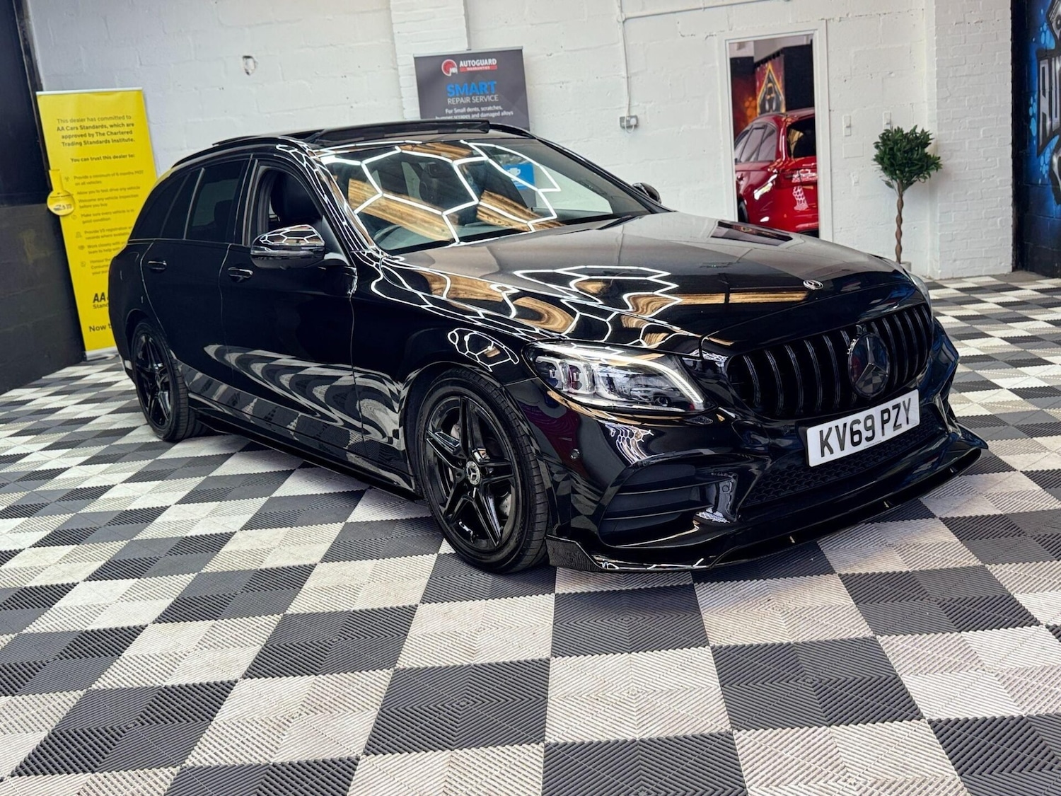 Used Mercedes-Benz C Class 2019 for sale - 76555312: Photo 18